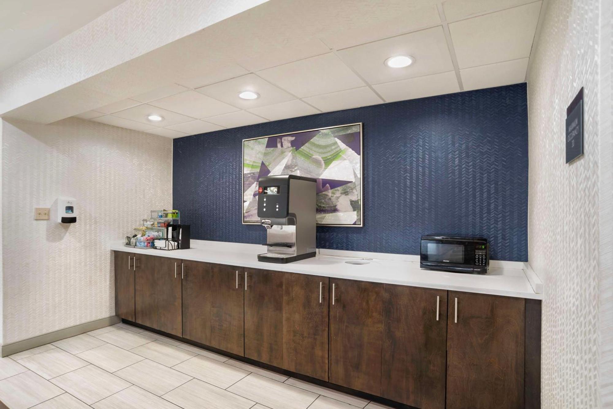 Best Western Montgomery I-85 North Екстериор снимка