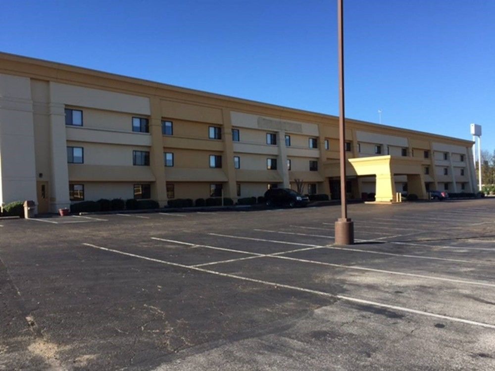 Best Western Montgomery I-85 North Екстериор снимка